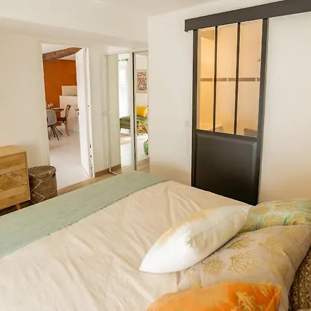 Center Air-conditioned Parking *