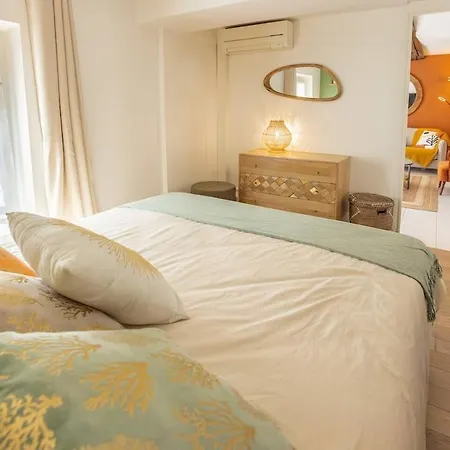 Center Air-conditioned Parking